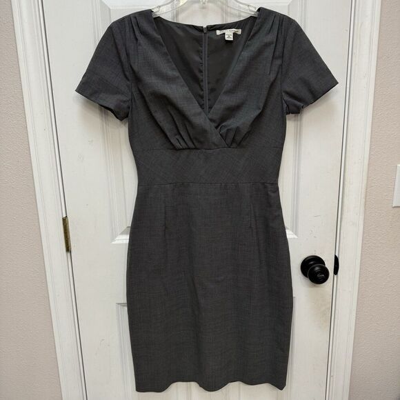 Banana Republic Dresses & Skirts - BANANA REPUBLIC Dress Women's Size 8 Charcoal Gray Stretch Light Wool V Neck